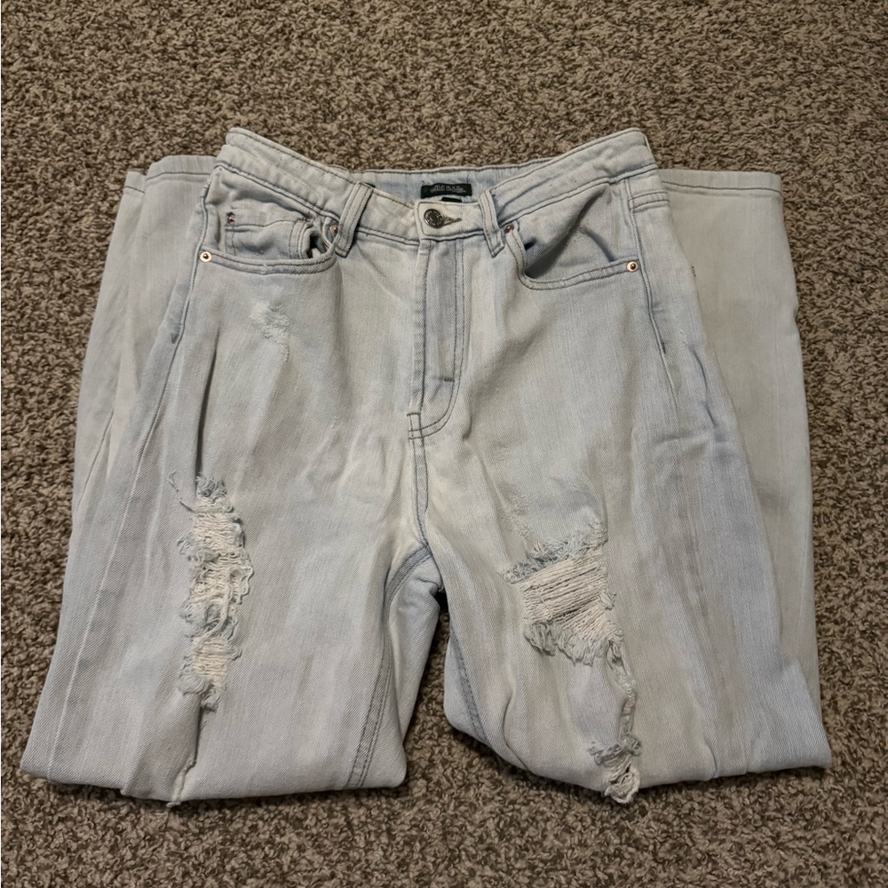 Stylish Light Gray Distressed women’s jeans